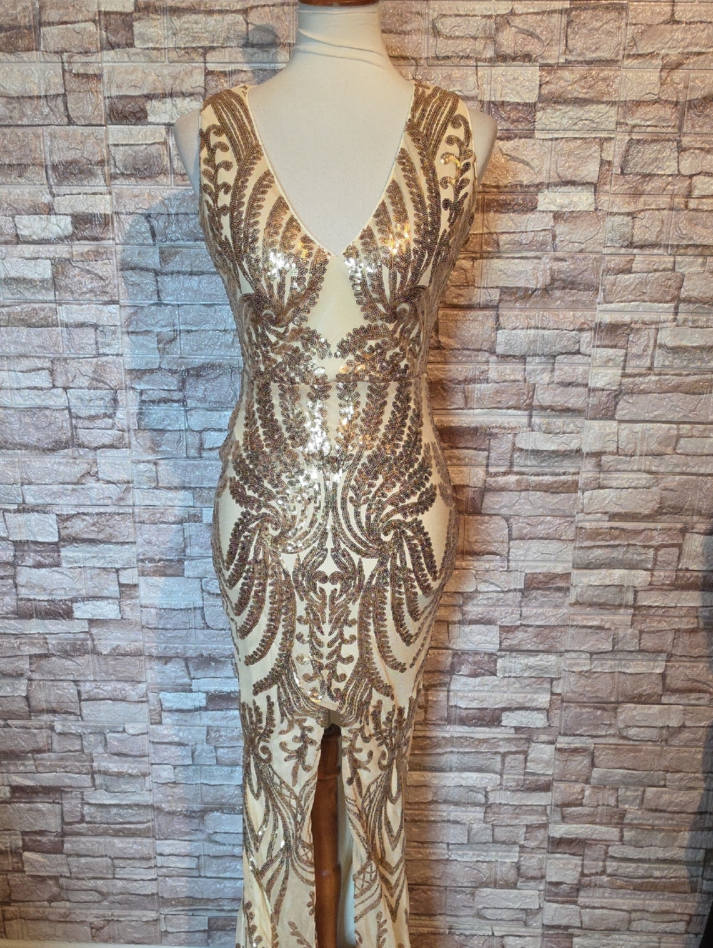 Miss Ord Nude Gold Sequin V-Neck Evening Dress